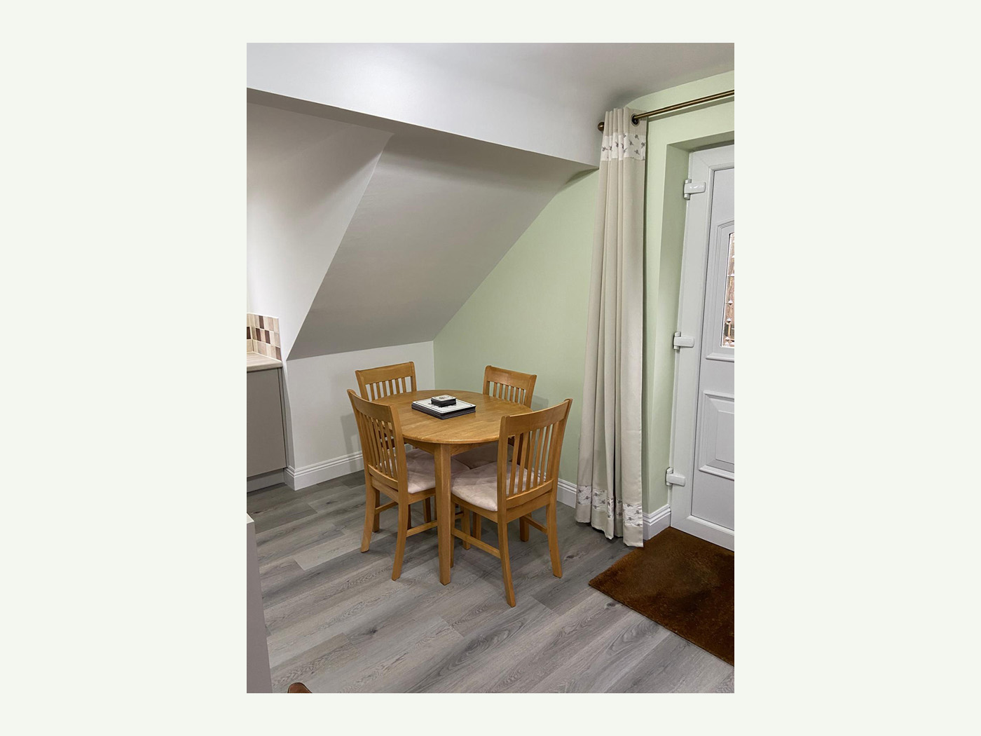 Bathroom and shower in our Kintbury Airbnb apartment